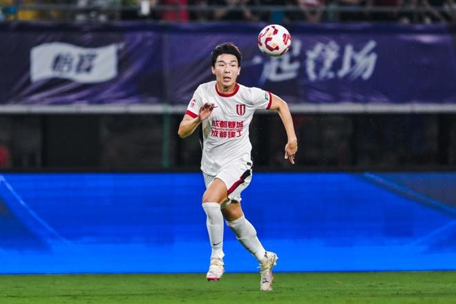 转会费最高500万！元敏诚签铁人内幕，成都不放人，辽宁三顾茅庐